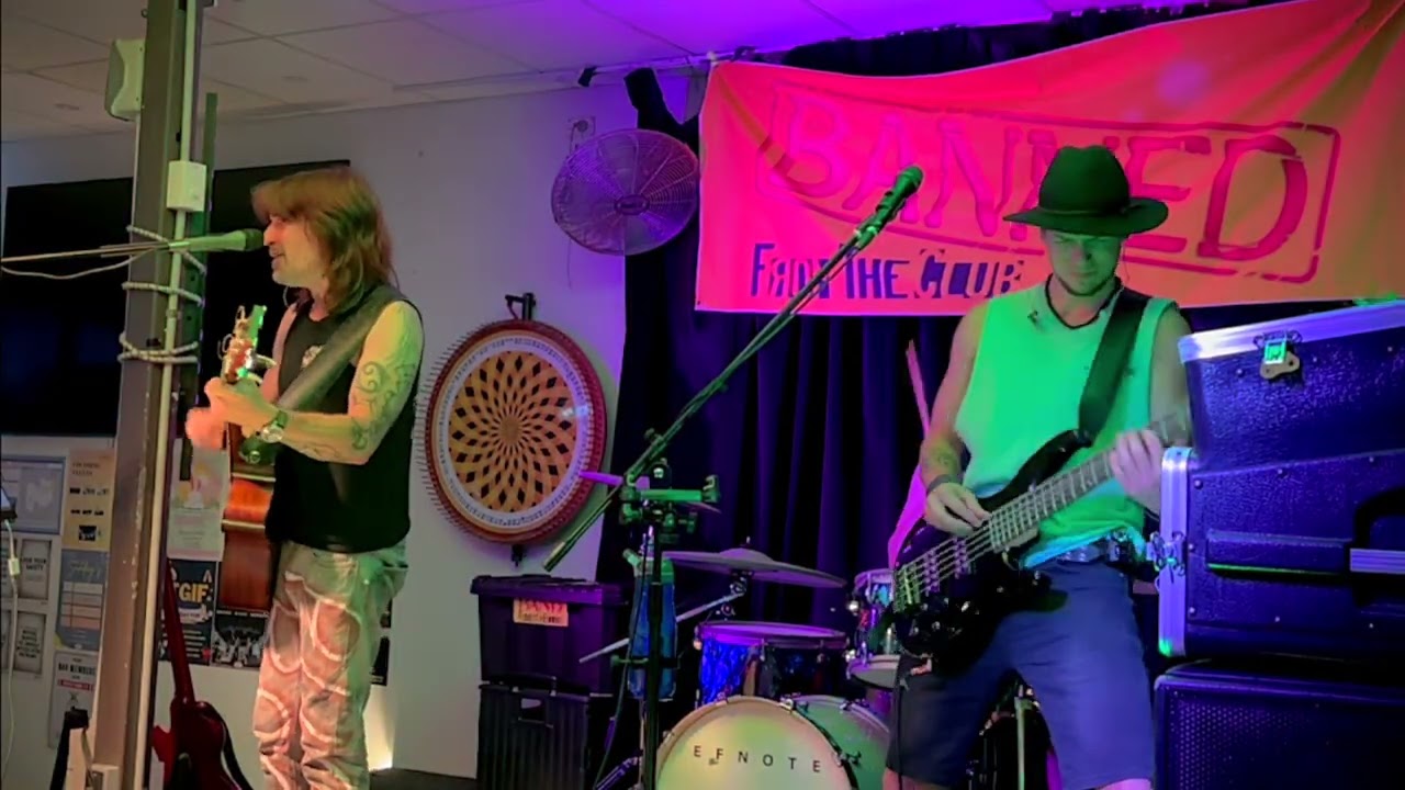 Banned FTC live at Palmwoods Hotel / Covers - Originals night video compilation