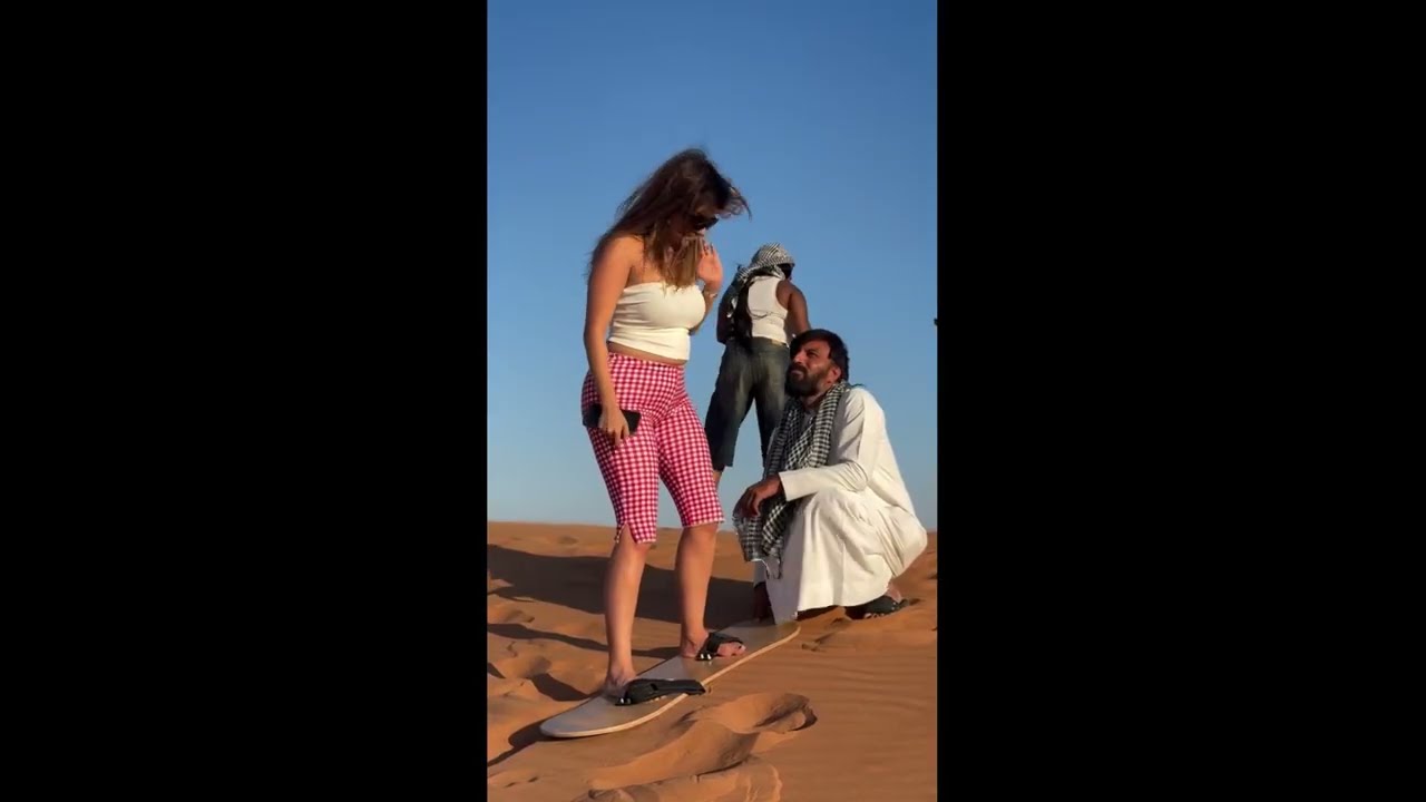 Катание на санках босиком по пустыне!