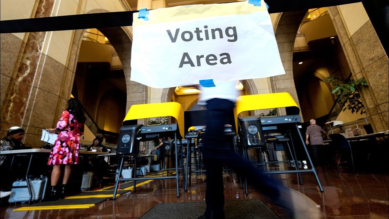Voting underway for Super Tuesday Democratic race in US