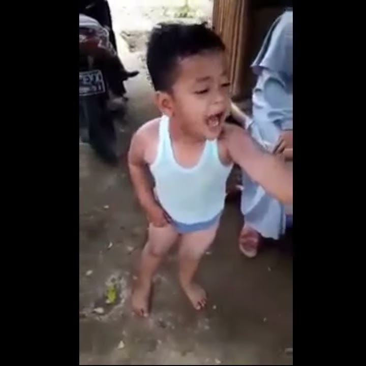 VIRAL!!!! STORY WA - PALA LU GUA BACOK😂😂( Anak kecil )