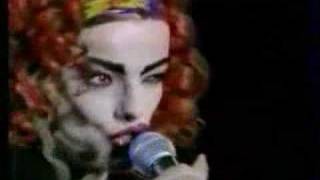 Nina hagen - Auf&#39;m bahnhof zoo [live]