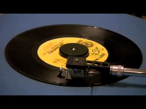 Scott McKenzie - San Francisco (Be Sure To Wear Flowers In Your Hair) - 45 RPM - Alternate Version