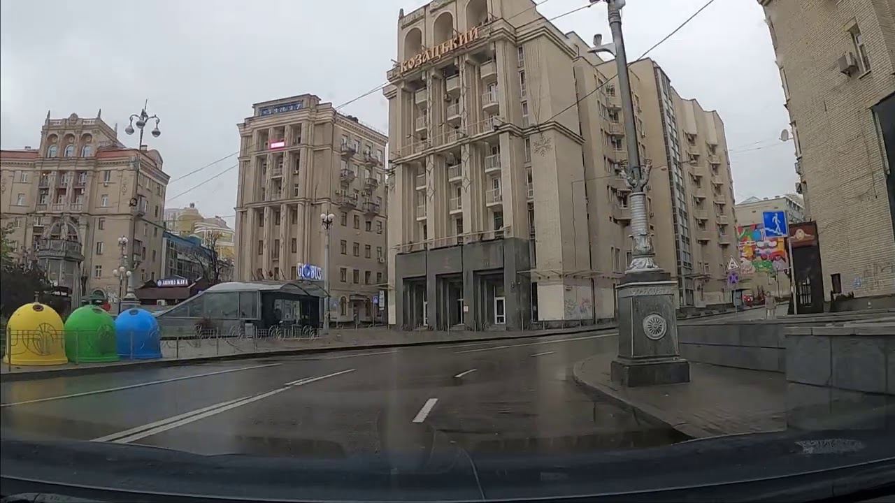 Развороты на перекрестках в центре Киева - YouTube