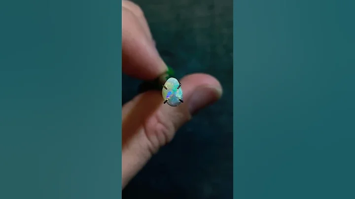 Sandy, but BRIGHT Mintabie Opal!