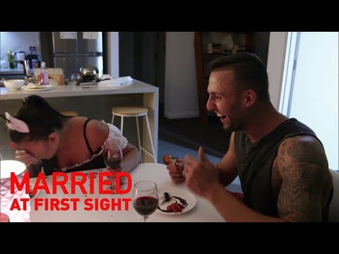 Cyrell's hilarious prank: Tricks Nic into eating chicken feet and a goose egg | MAFS 2019