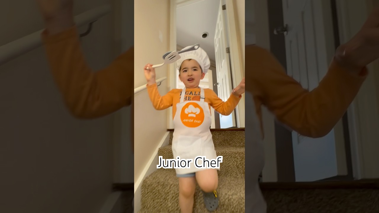 Junior Chef Bennett Proudly Shows Off His Apron to Grandma (bà ngoại)– Ready for Action! 