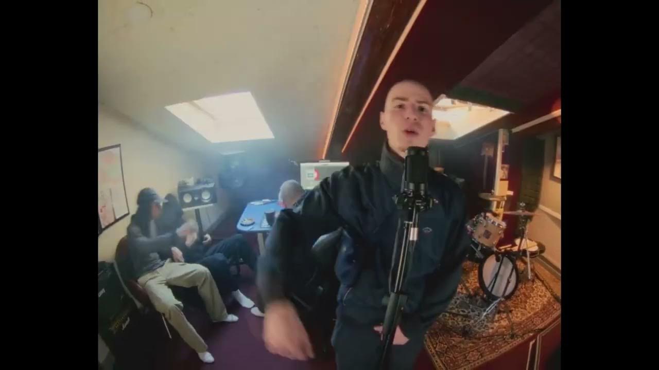 52 мерч friendly thug. Фредди таг репер. Friendly thug рост. Alblak 52 friendly thug 52 ngg. Alblak 52, kizaru — 52.