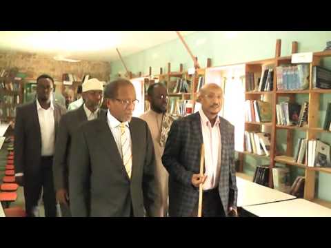 Siyaasi Cali Khaliif Galaydh Oo Soogaadhay Magalada Borama