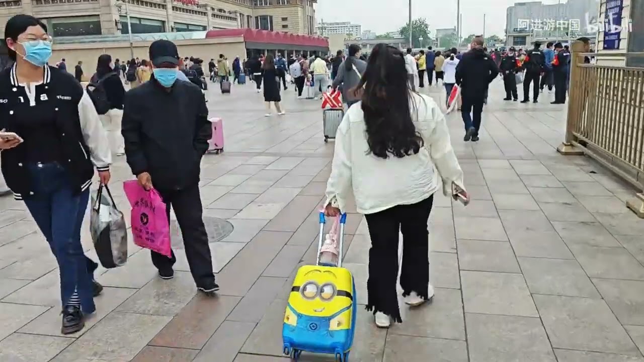 北京站五一「預熱」大考：4月28日客流提早暴增，現場人海畫面太嚇人了！