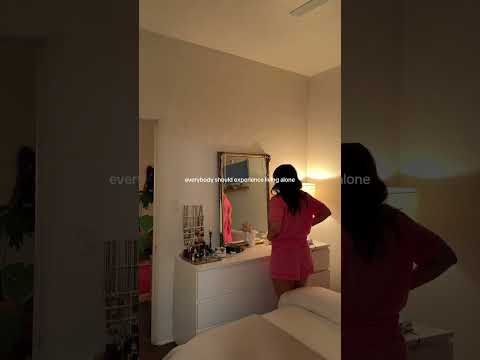 Grateful for this 🫶🏼 #livingalone #livingalonediaries #sololiving #apartmentliving #cozyathome