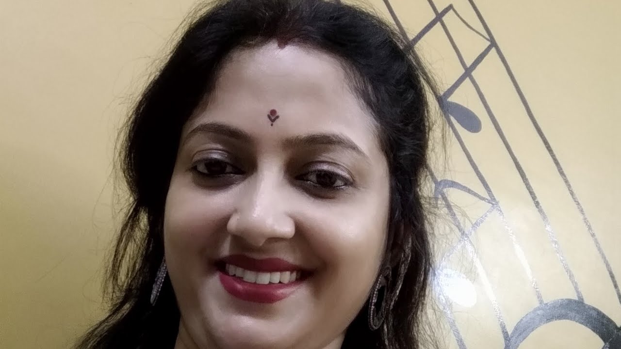 দুর্গে দুর্গে দুর্গতিনাশিনী । Durge Durge Durgatinashini ।           Cover by Snigdha Banerjee