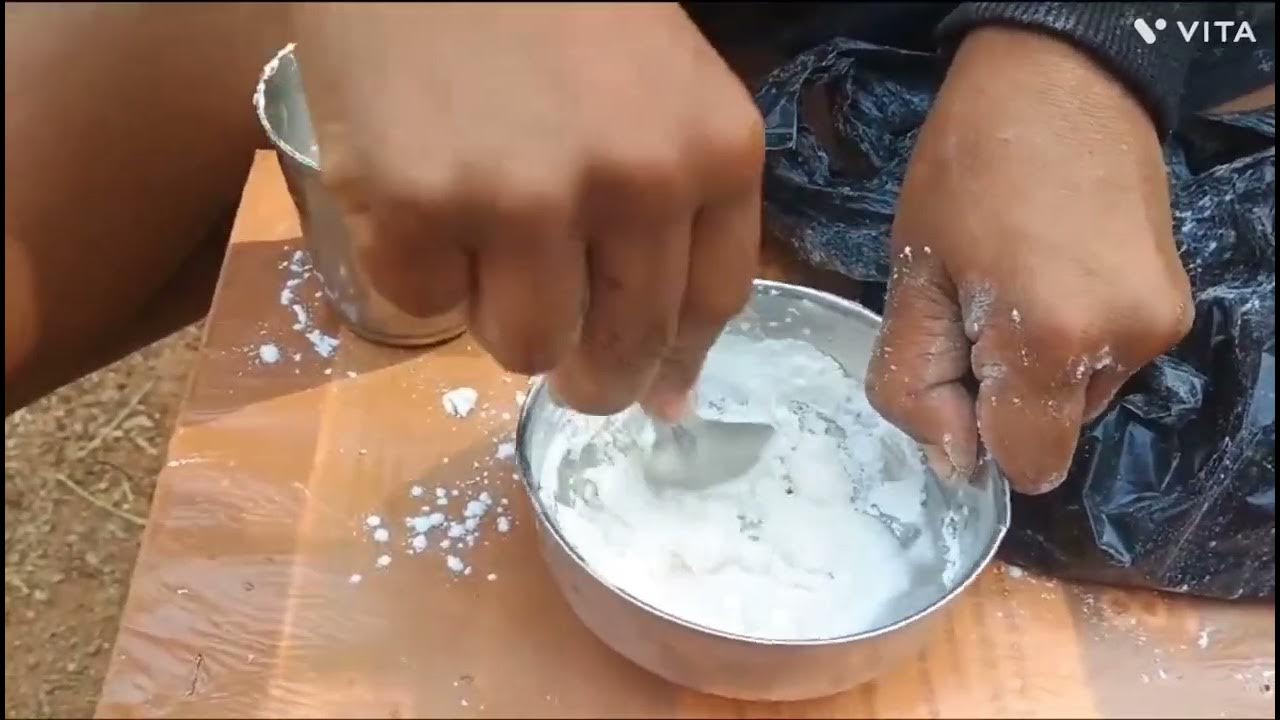 Making magical liquid. cornflour+water👍 YouTube