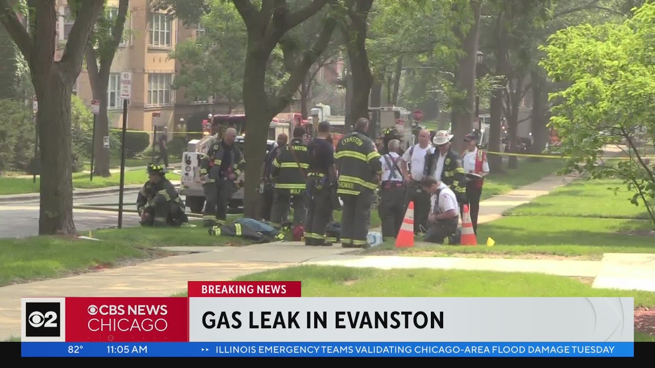 Evanston gas leak prompts building evacuations - YouTube