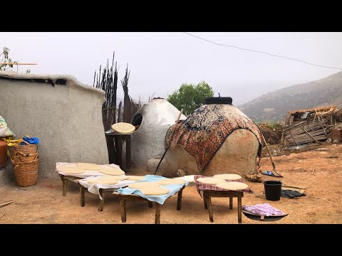 هكذا يعشون في الريف المغربي في صباح الباكر وطهي الخبز البلدي من عدات وتقاليد القرية الحسيمة المغرب