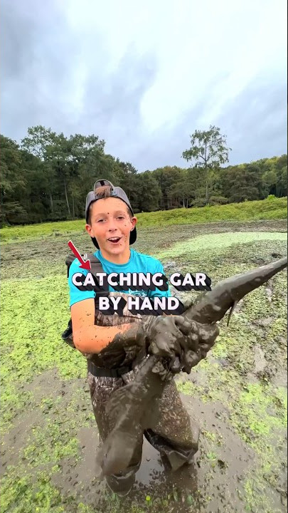 How I Catch Alligator Gar By Hand 🤚 🐊 #louisiana #fishing #cajuncountry