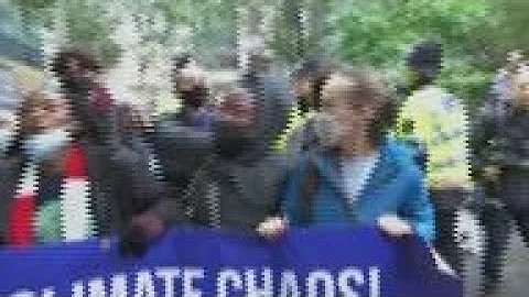 Top climate activists protest in London