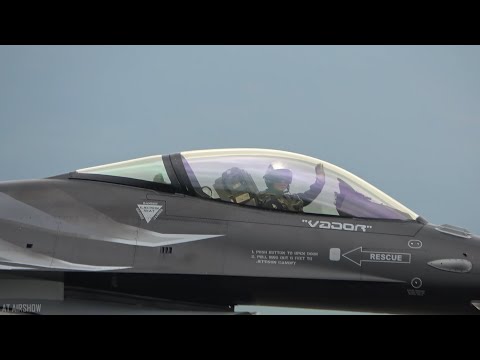 AIRPOWER 2019 F-16 Dark Falcon Demo