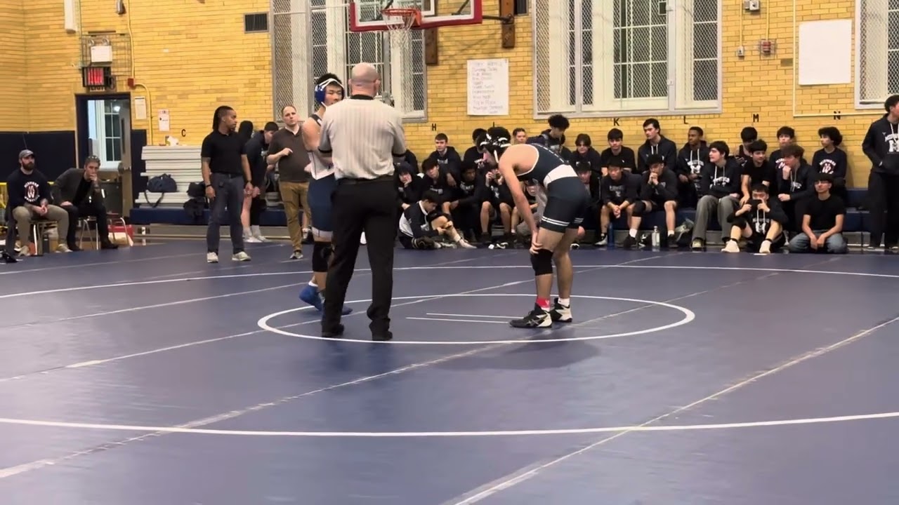 Xue Cheng Zhao(Brooklyn Tech, 150lbs) vs Midwood 150lbs victory