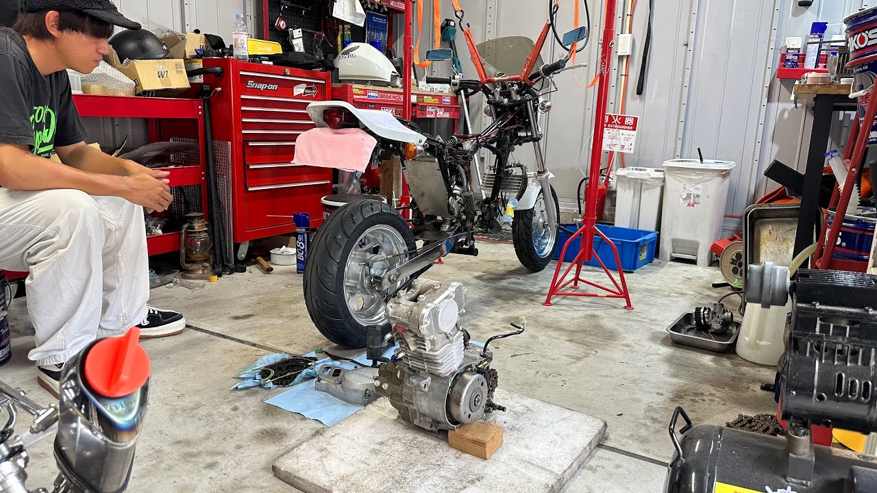 【エイプ】DOHCエンジンおろしていく作業動画