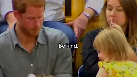 Strangers Helping Strangers — These Moments Will Make You Believe Again