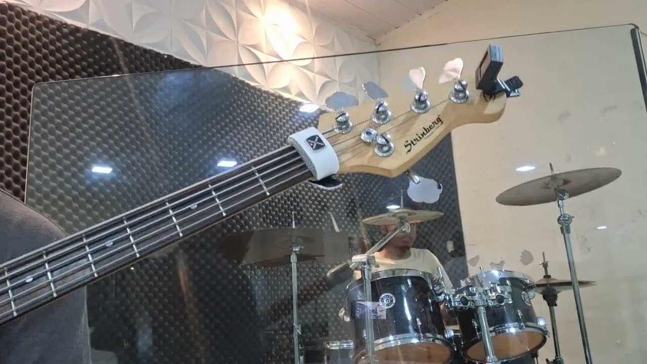 Maxwell Vieira - BASS CAM (Medley Por que d'Ele por Ele)