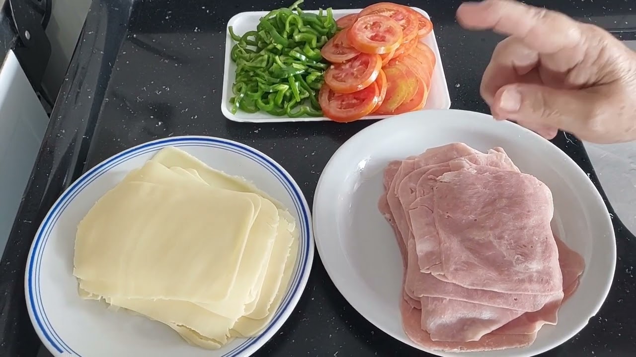 ENROLADÃO ASSADO. SALGADO ASSADO.