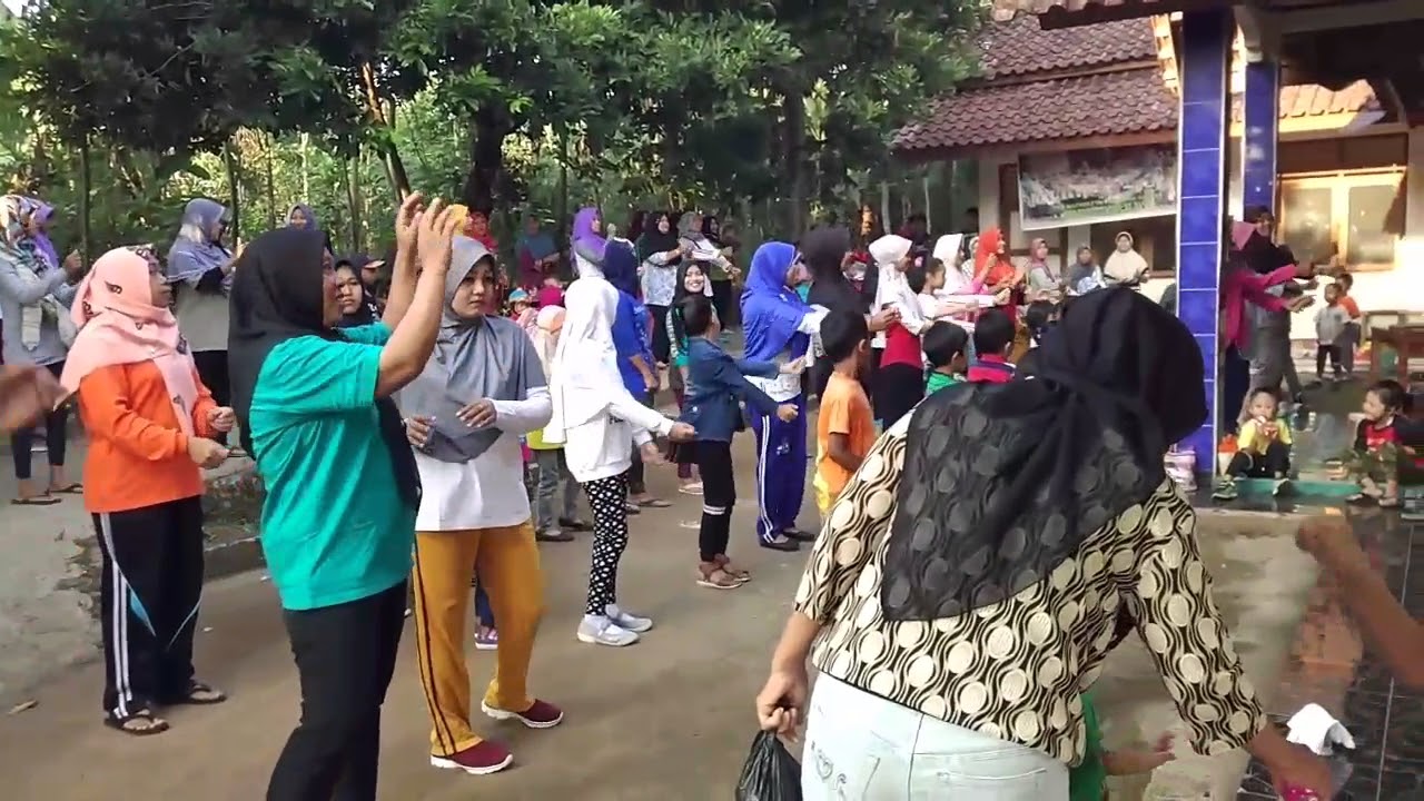 Emak Emak Jaman Now Lucu Dan Kocak Kalo Lagi Senam Youtube