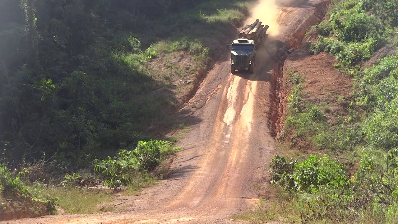 The Biggest Military Truck in Action!! ;) Oshkosh HET M1070