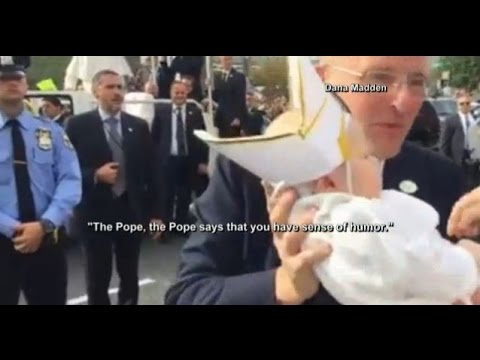 pope-francis-kisses-pope-baby