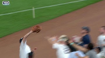 LAA@NYY: Parmelee makes a great catch in foul ground