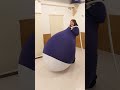 巨大風船割りにチャレンジ 服の中に巨大風船を入れて割ってみます。(しおんがチャレンジ)Trying to Pop a Huge Balloon Inside My Clothes