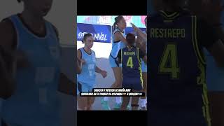 Canasta y defensa de María Superlano en el triunfo de Colombia a Uruguay en los Suramericanos