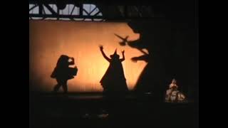 Dee Roscioli Melting Scene - Wicked