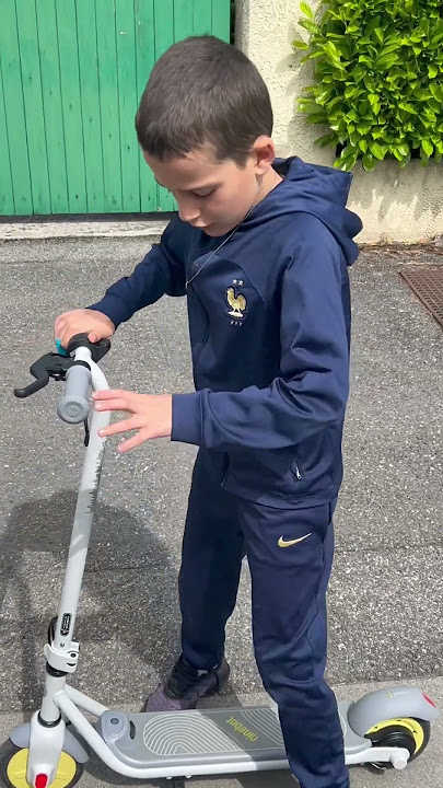 A 80km/h en trottinette, ils n'ont peur de rien 