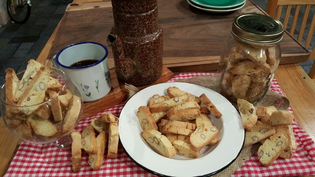 Biscotti de almendras - YouTube