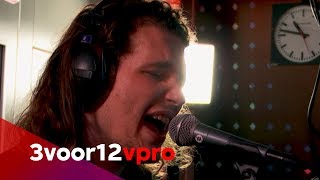 Video thumbnail of "Feng Suave - Live at 3voor12 Radio"