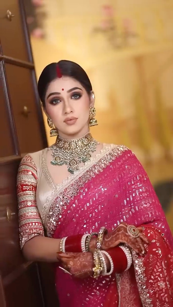 Saree and Sindoor ❤️ Parul Garg’s favourite ❤️