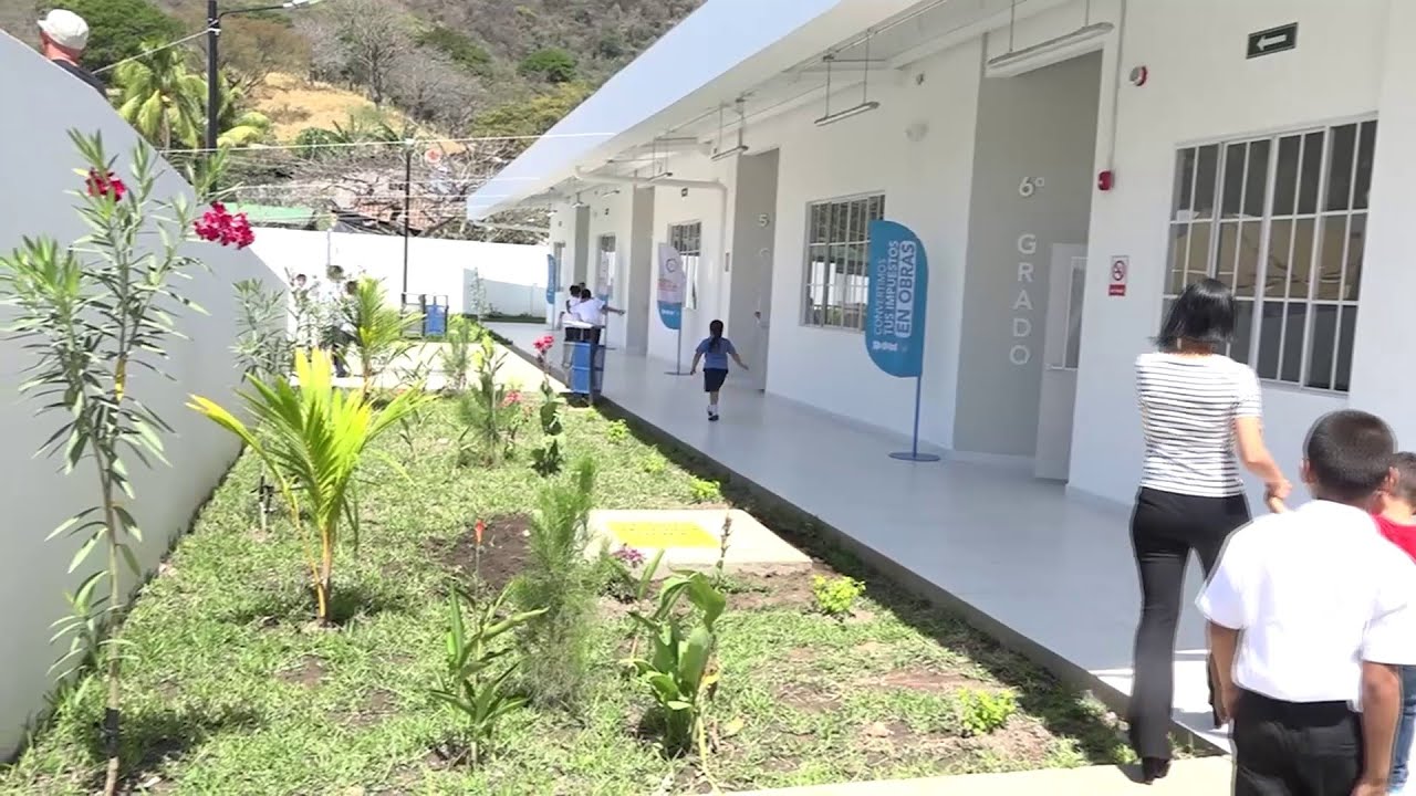 Inauguran escuela en Chalatenango
