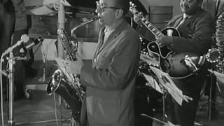 Video thumbnail of "Flyin' Home (Lionel Hampton, featuring Pepper Adams - Antibes 7/23/64)"