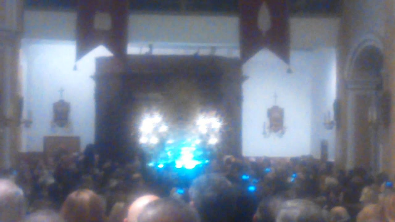 Entrada de la Mare de Deu de campanar a la iglesia