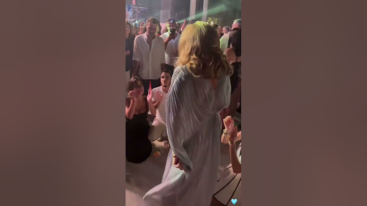 Η Άντζελα Γκερέκου χόρεψε τραγούδι του Τόλη Βοσκόπουλου στο γαμήλιο πάρτι του Αντρέα Γεωργίου