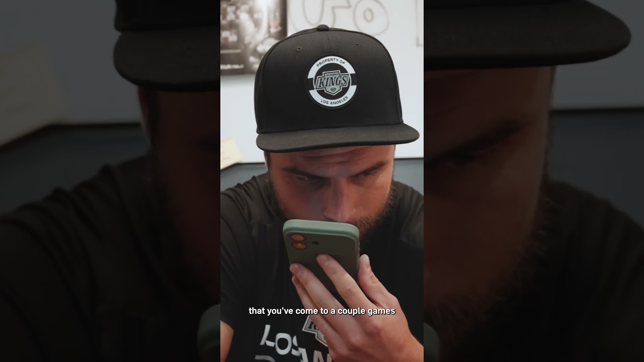 "Holy 12 year old voicemail" 😂 #lakings #hockey