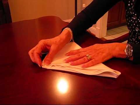 betty's-quick-tip-87--napkin-folding-for-the-dinner-table