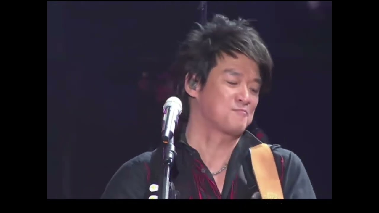 Tong nian 童年- Lo Ta-yu, Jonathan Lee, Wakin Chau and Chang Chen-yue. (Best song with pinyin lyric)