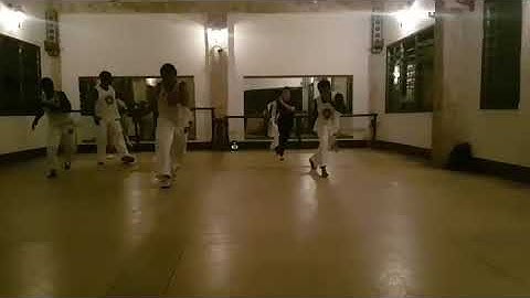 Capoeira Training 12 meia lua de frente