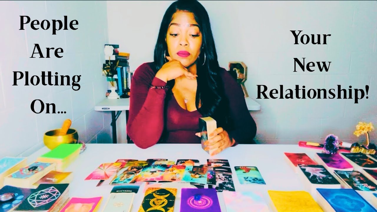 Люди строят козни против ваших новых отношений!