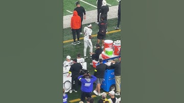 Joe Burrow Returns to Bengals Sideline for First Time Since Surgery