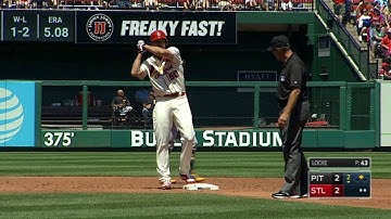 PIT@STL: Wainwright sends ground-rule double to left