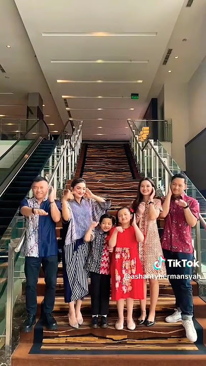Sarah Menzel || Tik tok bareng keluarga The Hermansyah #sarah #aaliyahmassaid #azriel #ashanty