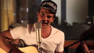 Dvicio Cover Roar